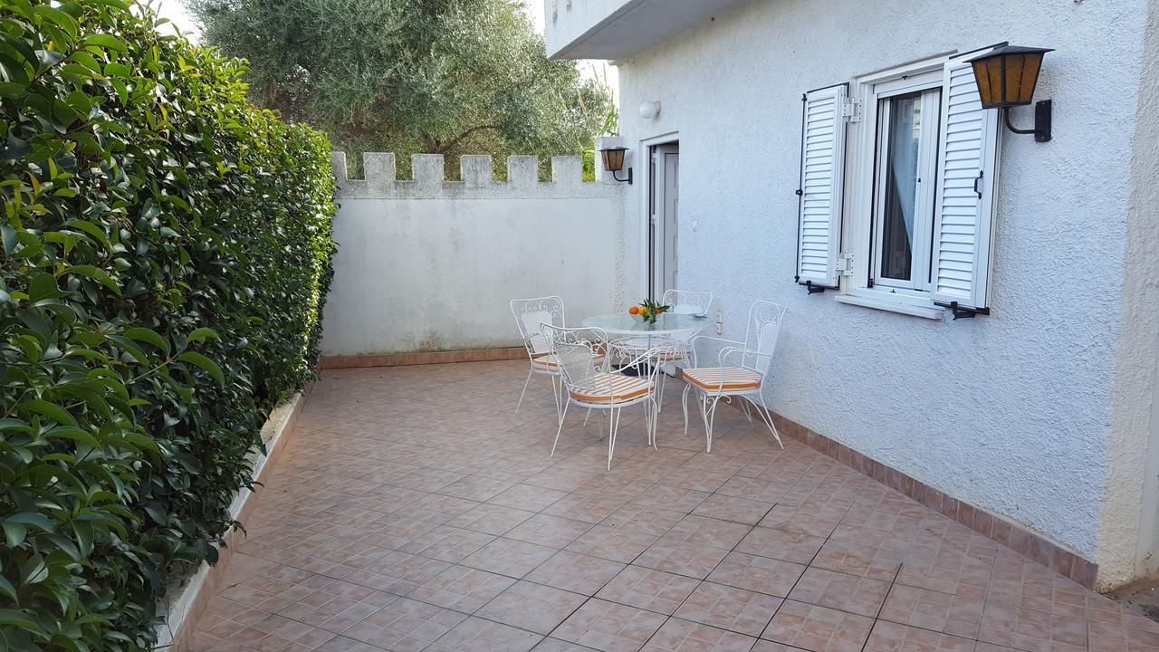 Patras Palm Tree Apartment Exterior photo