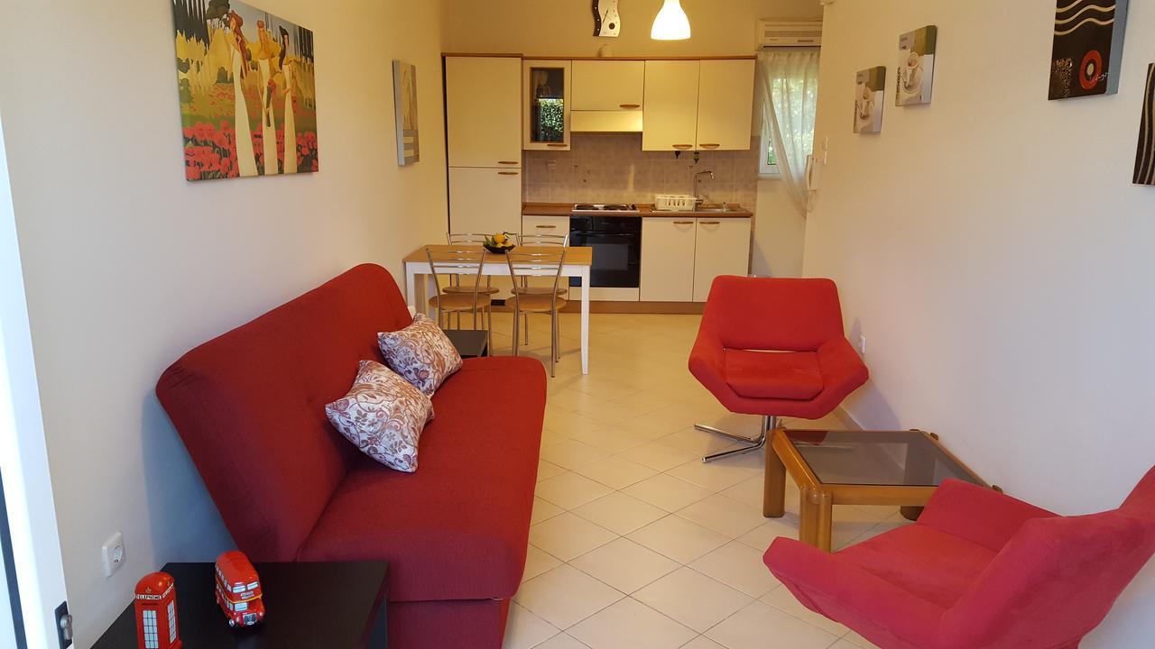 Patras Palm Tree Apartment Exterior photo